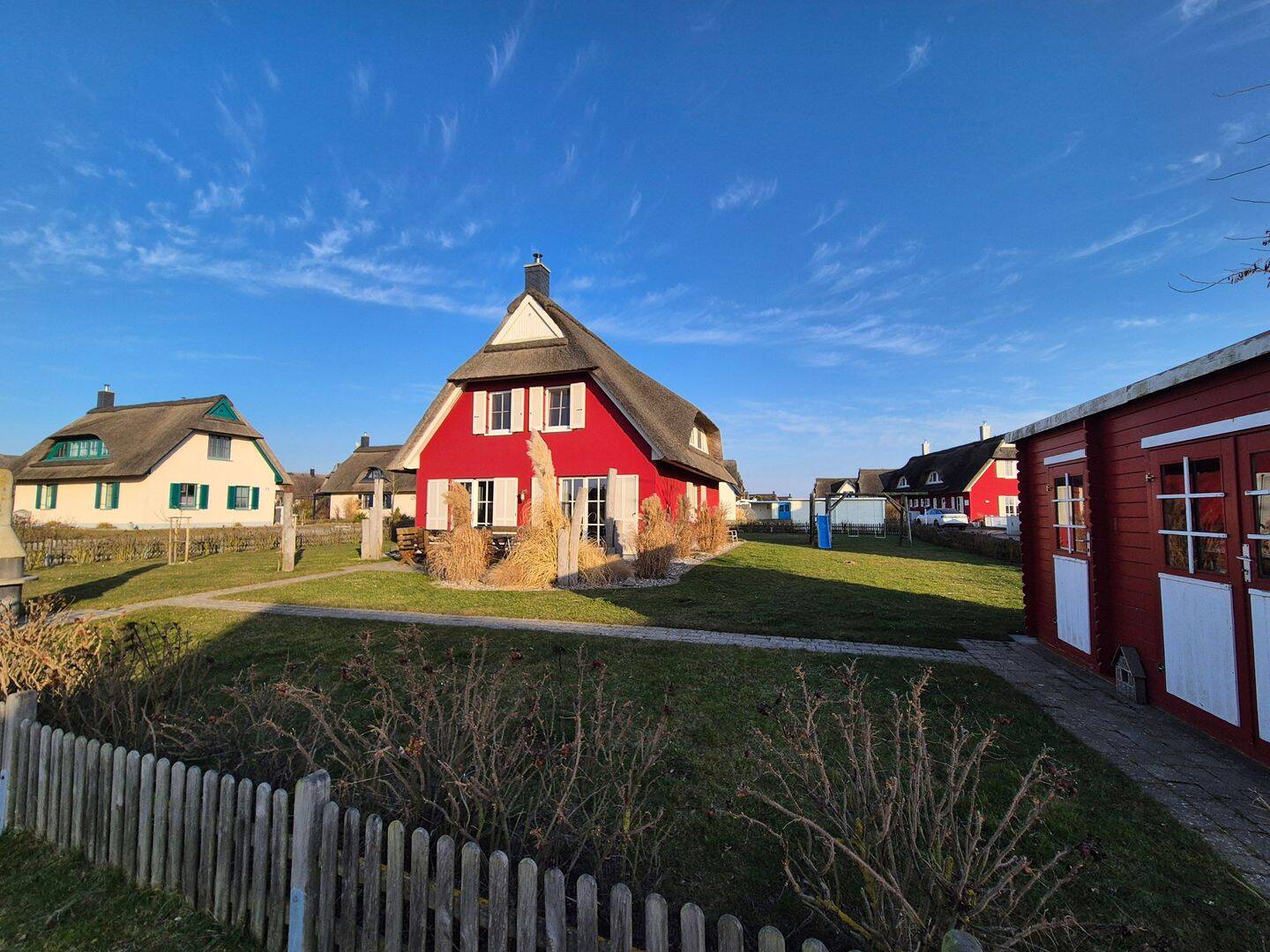 Voll möbliertes großes Reetdach-Ferienhaus Wellnessoase in Ostseenähe & guter Vermietungsauslastung – Zierow – Vorschaubild 3