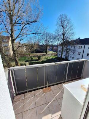 Kleine 3 Zimmer Wohnung mit Balkon in ruhiger Lage – 45327 Essen – Vorschaubild 3