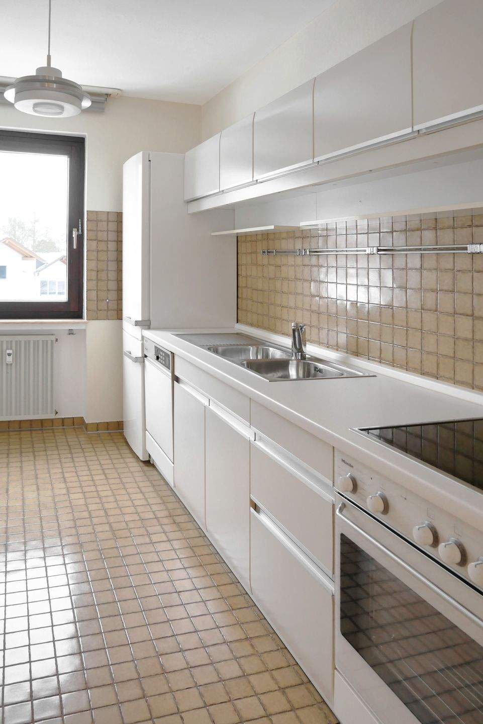 Kassel/Dönche …mit Fernblick Sofort freie, großzügige 3 Zimmerwohnung mit attraktivem großem Balkon und eigener Garage – Kassel – Vorschaubild 9