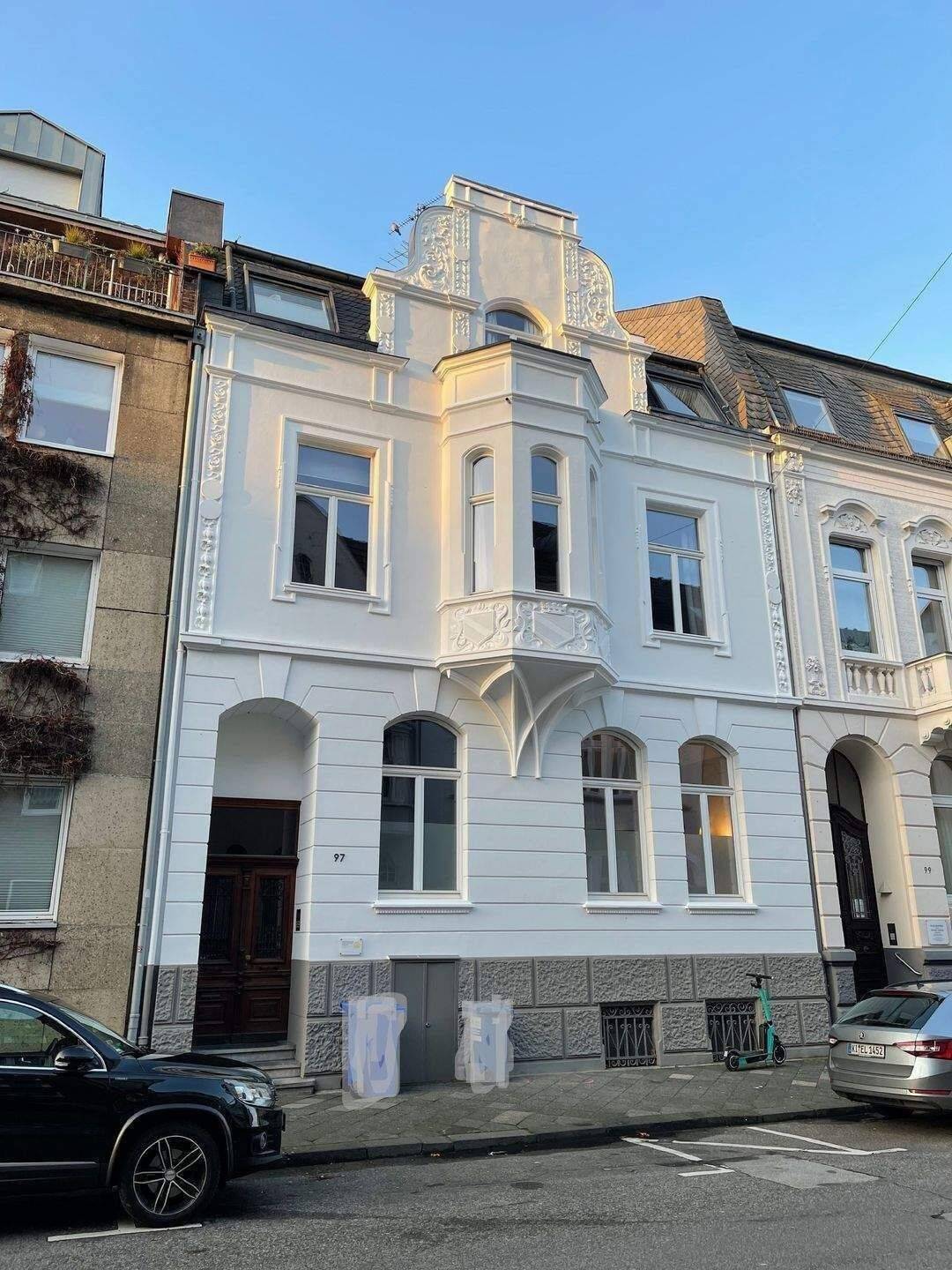TOP Angebot ! Hochwertiger und attraktiver Wohnraum in gesuchter 1a City Lage mit Balkon !