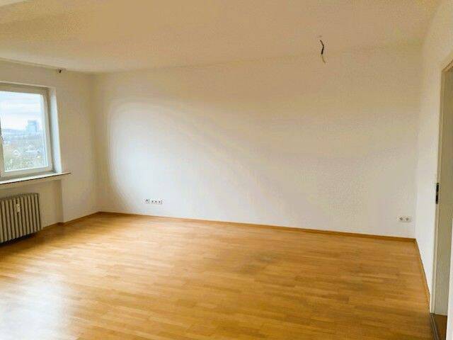 3-Zimmer-Wohnung mit Einbauküche – Düsseldorf – Vorschaubild 3
