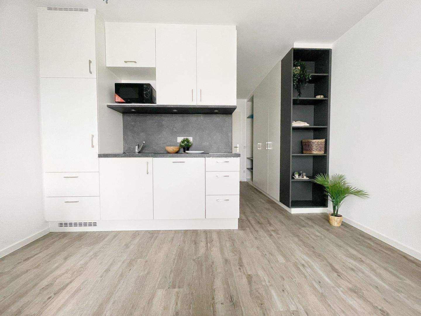Neubau - Modern möbliertes 1 Zimmer Apartment mit Terrasse & WLan inkl. – Augsburg – Vorschaubild 4