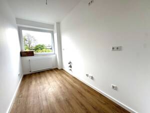 Moderne kernsanierte 2-Zimmer-Wohnung mit Balkon in zentraler Lage von Düsseldorf-Mörsenbroich – 40470 Düsseldorf – Vorschaubild 2