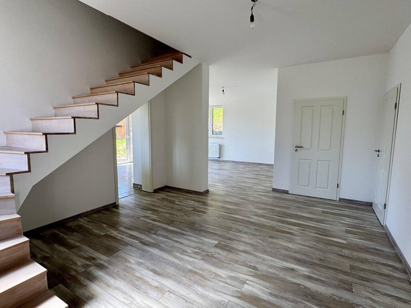 Modernes Einfamilienhaus in Ronsberg - Baujahr 2018, Massivbau, 818 m² Grundstück – Ronsberg – Vorschaubild 4