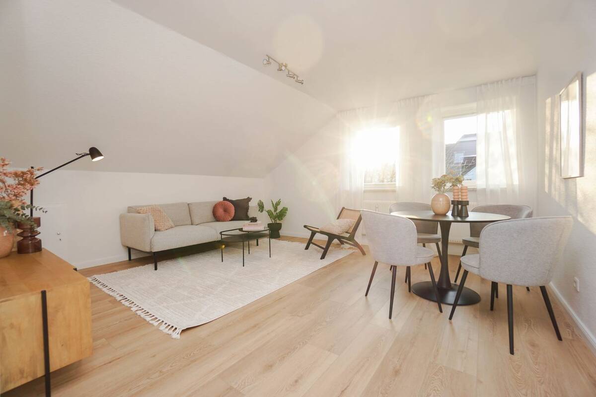 Bremerhaven - Geestemünde | renovierte 2 Zimmer Wohnung in schöner Lage! – 27570 Bremerhaven – Bild 1 von 9