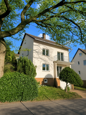 Großzügiges Familienhaus mit Garten, Balkon und viel Platz in ruhiger Lage von Siegen