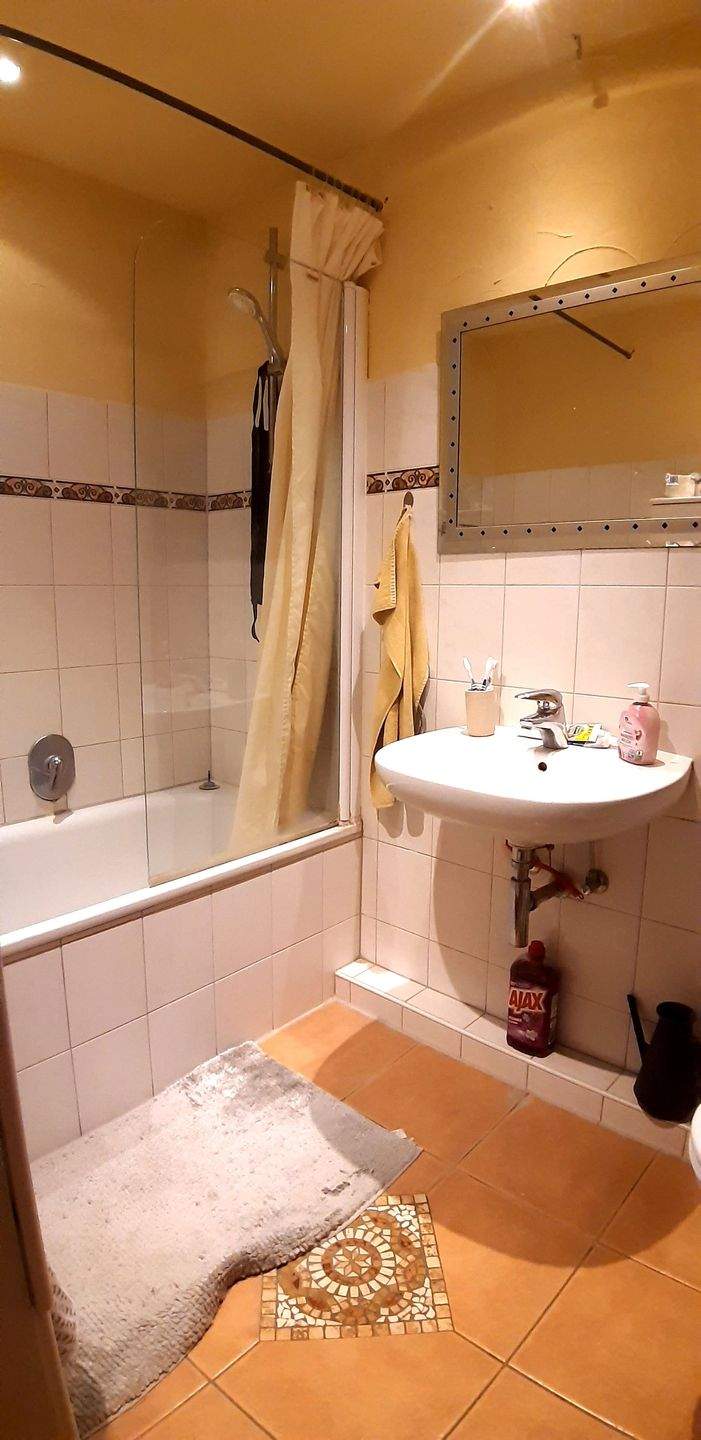 Großzügige Eigentumswohnung im 4. OG mit Fahrstuhl, Balkon und traumhaftem Blick über den Teutoburger Wald - 5 ZKB, Gäste-WC, Balkon und Garage – Bielefeld – Vorschaubild 8