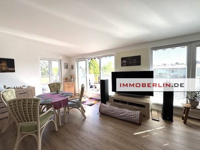 IMMOBERLIN.DE - Naturverbundene Wohnung mit großer Sonnenterrasse in See- & Waldnähe