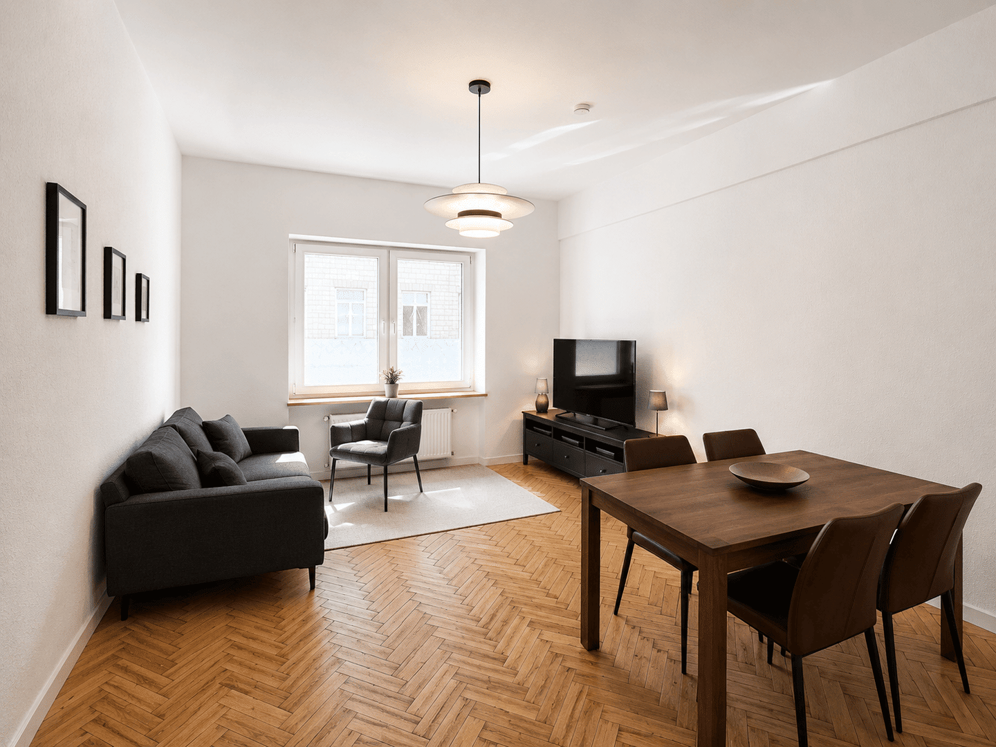 Altbauklassiker in der Carlstadt! Fischgrätparkett, Balkon und hohe Wohnqualität – Düsseldorf – Vorschaubild 3