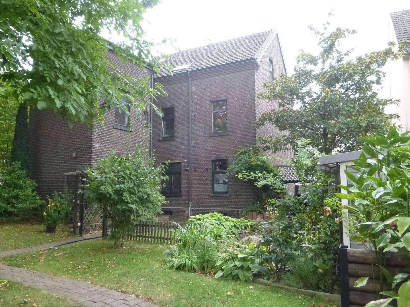 Erdgeschosswohnung mit Büro für Homeoffice und Klimaanlage