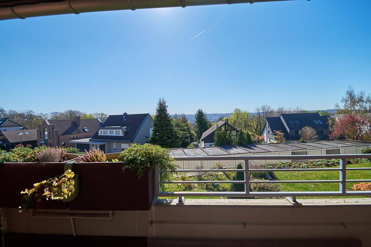 Helle 2-Zimmer-Wohnung mit Balkon und Weitsicht in Toplage! – Wuppertal – Vorschaubild 2