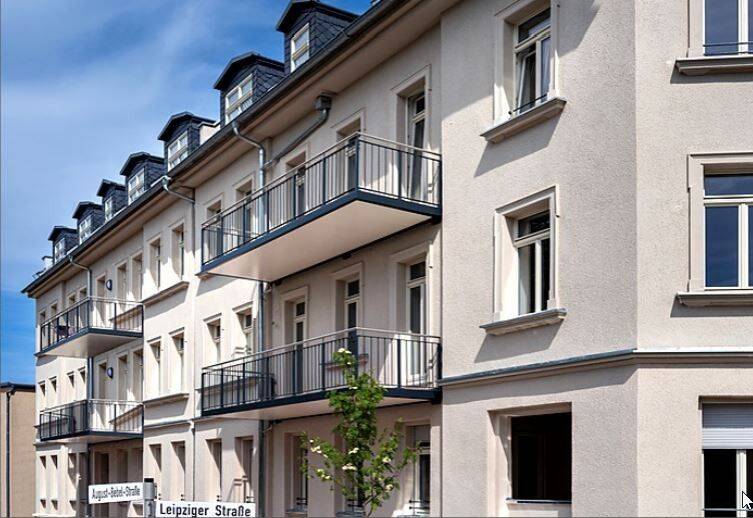 Hochwertig sanierter Altbau mit Parkett und Fußbodenheizung !