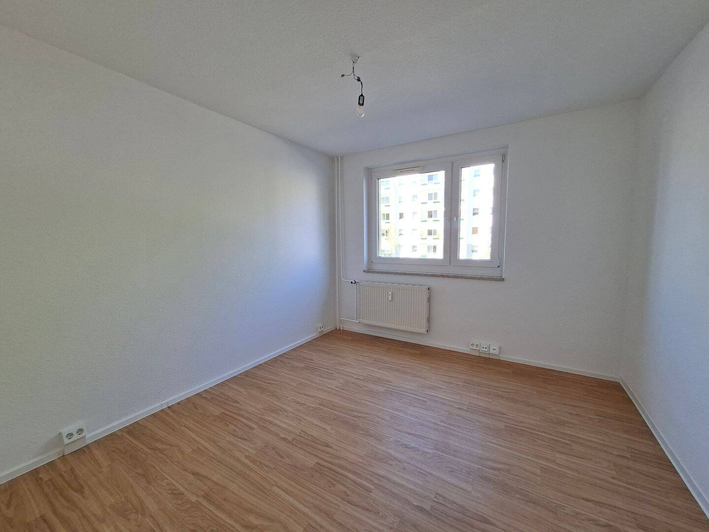 3-Raumwohnung mit Südbalkon und Dusche – Chemnitz – Vorschaubild 7