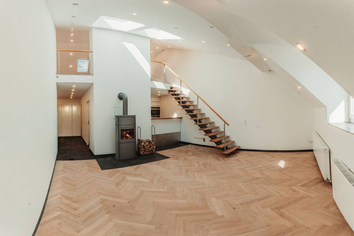 LOFTFEELING ÜBER DEN DÄCHERN DER MAXVORSTADT – 80799 München – Bild 1 von 9