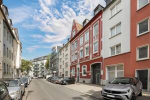 Investmenthighlight - Kernsaniertes Mehrfamilienhaus mit Garagenhof in Essen-Huttrop