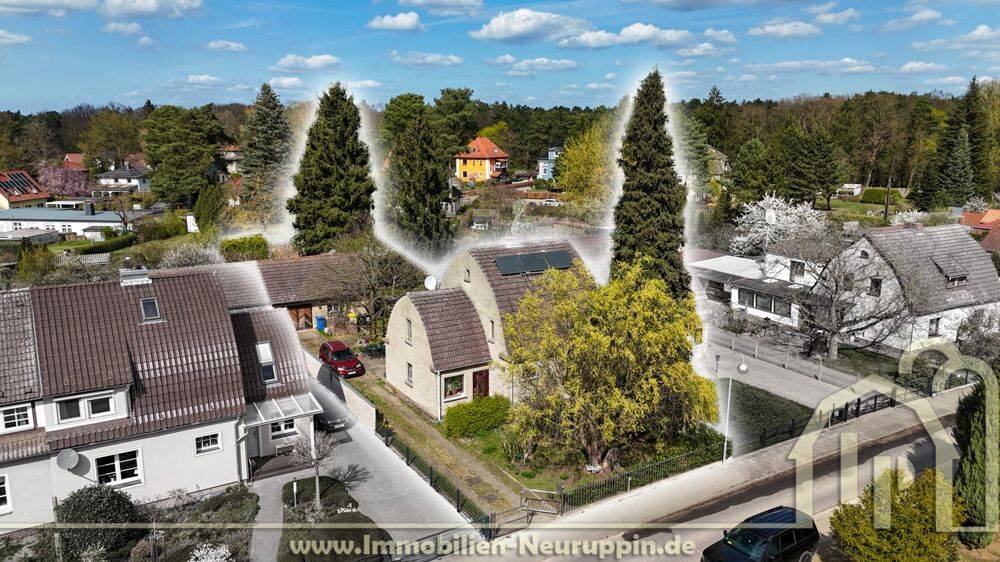 Doppelhaushälfte mit Garage und Garten in begehrter Lage von Neuruppin