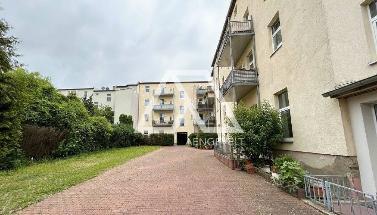 Mehrfamilien mit 15 Wohnungen, Gewerbeeinheit und attraktiver Ausbaureserve in Magdeburg-Sudenburg – 39112 Magdeburg – Bild 1 von 5