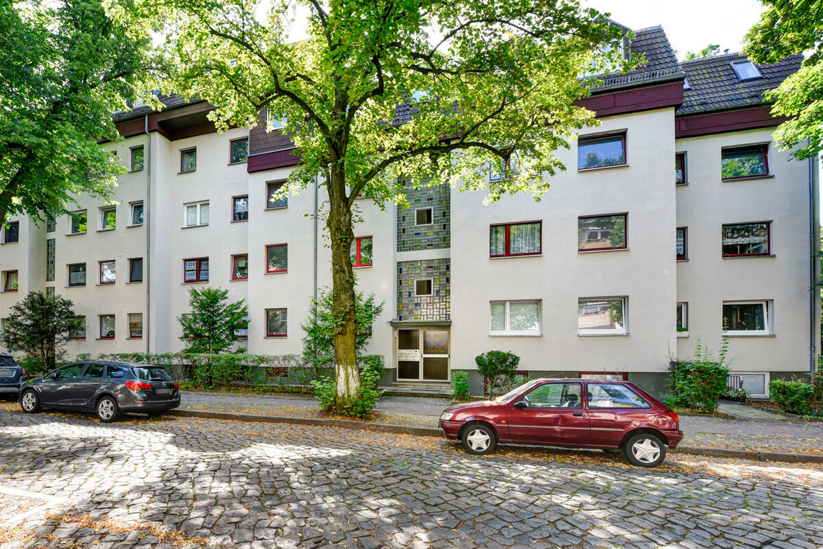 Investment in Lage und Qualität: 3-Zimmer-Balkonwohnung, solide vermietet, gepflegtes Wohnhaus – Berlin – Vorschaubild 2