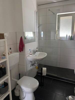 Sanierte 3,5-Zimmer-Erdgeschosswohnung in Essen-Frohnhausen – 45144 Essen – Vorschaubild 2
