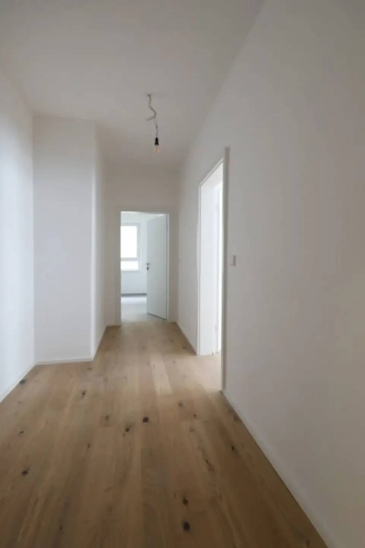 18 qm Zimmer in 3er WG - saniertes Wohngebäude – 70184 Stuttgart – Bild 1 von 3