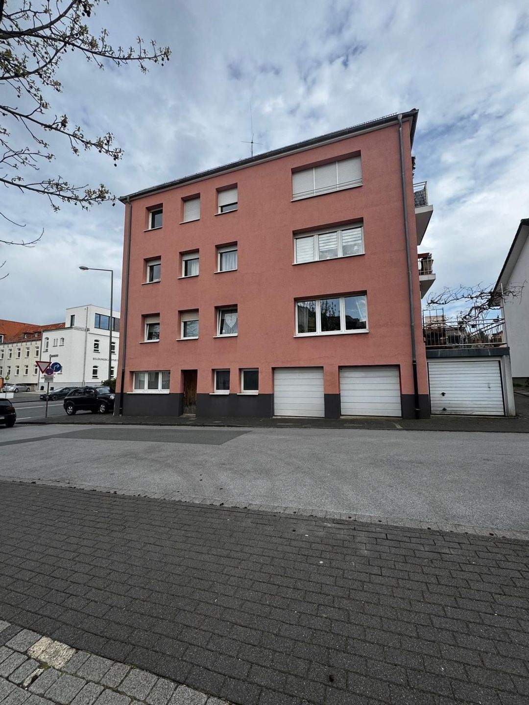 Exklusive Stadtwohnung mit Sauna, großer Terrasse & separatem Büro im Zentrum von Paderborn