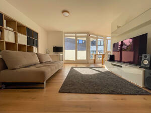 Moderne 3 Zimmer Wohnung mit Westbalkon, Tiefgaragenstellplatz und Privatwald – 22459 Hamburg – Vorschaubild 3