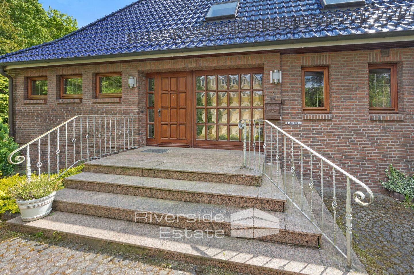 Hamburg-Jenfeld | Viel Platz für die ganze Familie - 227 m² Wohnfläche mit flexiblem Raumkonzept – Hamburg – Vorschaubild 6