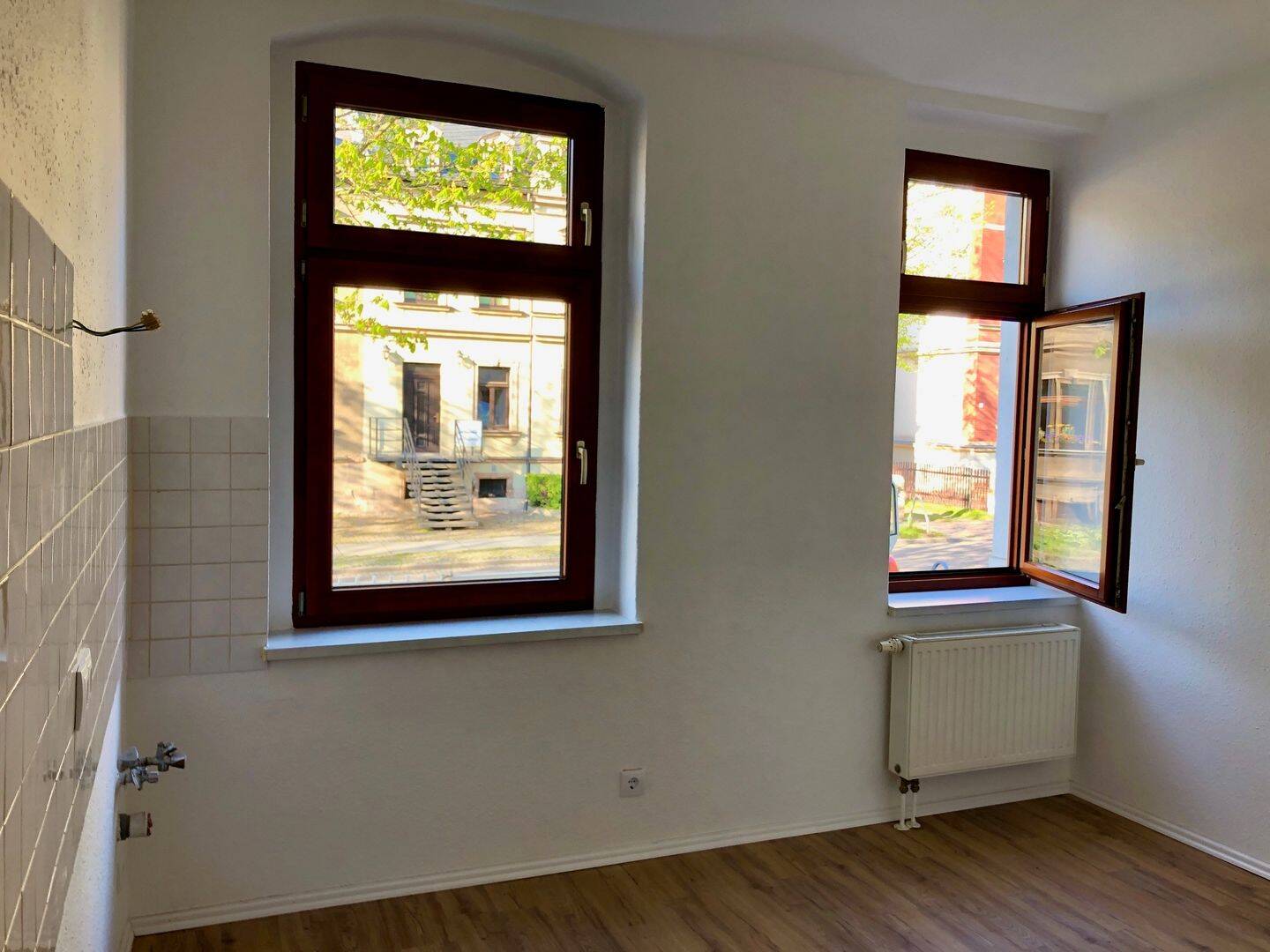 Frisch renovierte und modern ausgestattete 3-Zimmer- Wohnung mit großem Balkon und Stellplatz – Chemnitz – Vorschaubild 9