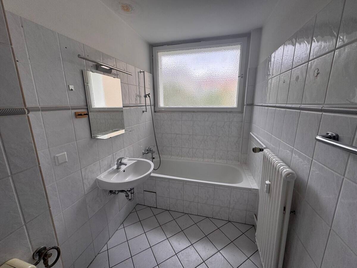 Eislebener Str: LEERE 4-Zi-Whg, 92 m² - 2 Bäder - VHS 5.OG + SÜD-Loggia ab 01.01.2027 - IST Zustand – Berlin – Vorschaubild 8