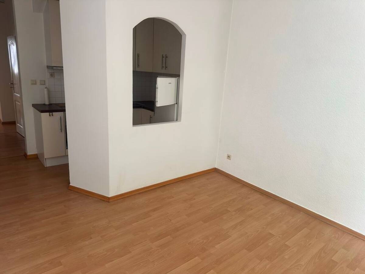 4 Zimmer Wohnung in ruhiger Lage – 40472 Düsseldorf – Bild 1 von 7