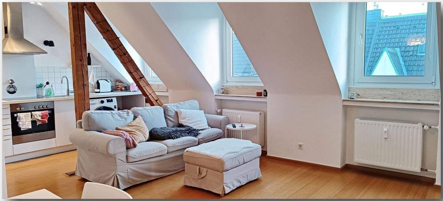 Schöne und lebendige Altstadtlage! Dachgeschoss - Teilmöbliert! Ab sofort verfügbar.....