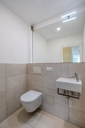 Stilvoll geschnittene Wohnung mit verglaster Loggia, nahe Ringpark, im Herzen Würzburgs – 97072 Würzburg – Vorschaubild 9