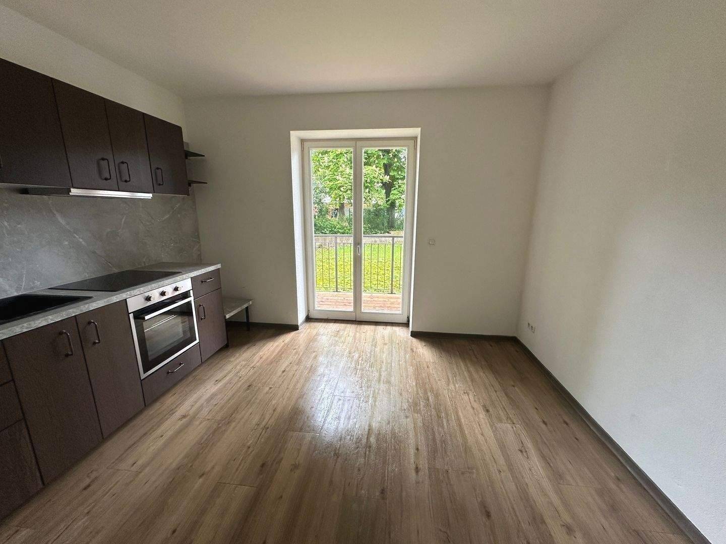 2 Zimmer Wohnung mit Balkon, Fußbodenheizung und Tageslichtbad - nahe Zentrum!