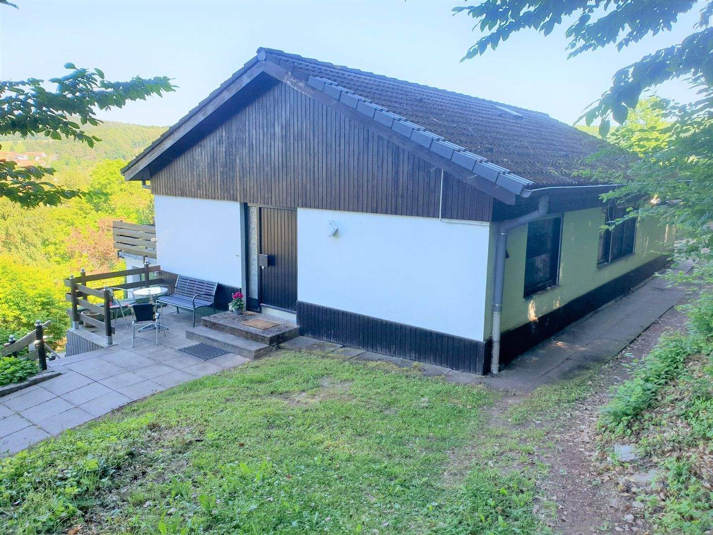 Kleines Einfamilienhaus mit Baugrundstück und traumhaftem Ausblick – Nentershausen – Vorschaubild 8