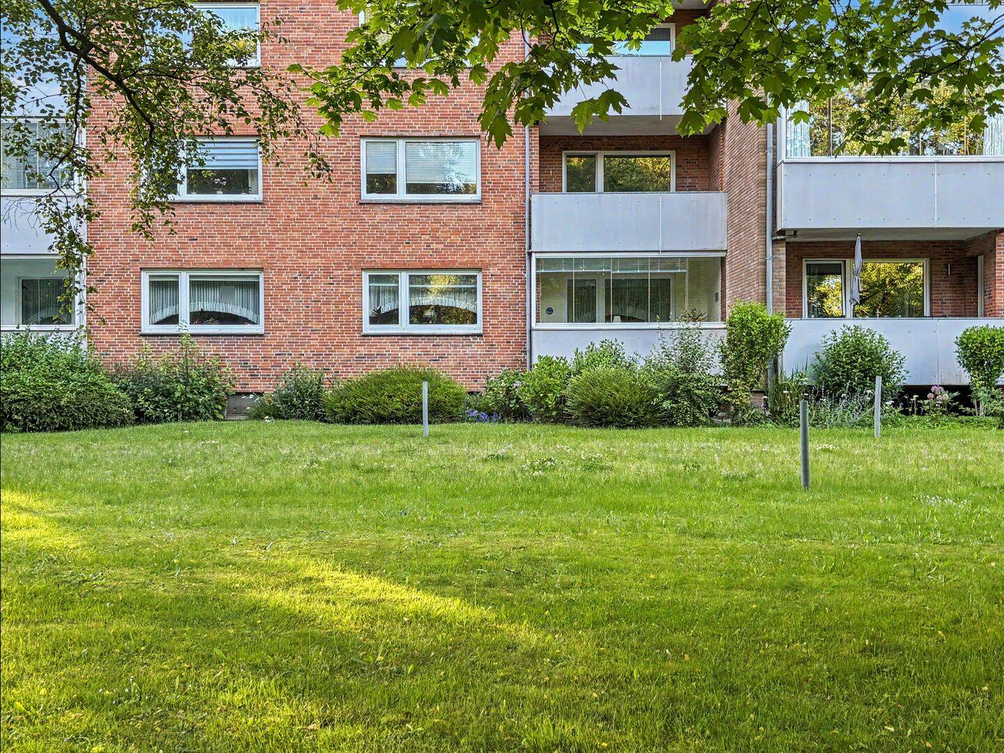 Attraktive Kapitalanlage oder neues Zuhause: 2,5-Zimmer-Hochparterre-Wohnung in Flensburg-Mürwik – Flensburg – Vorschaubild 2