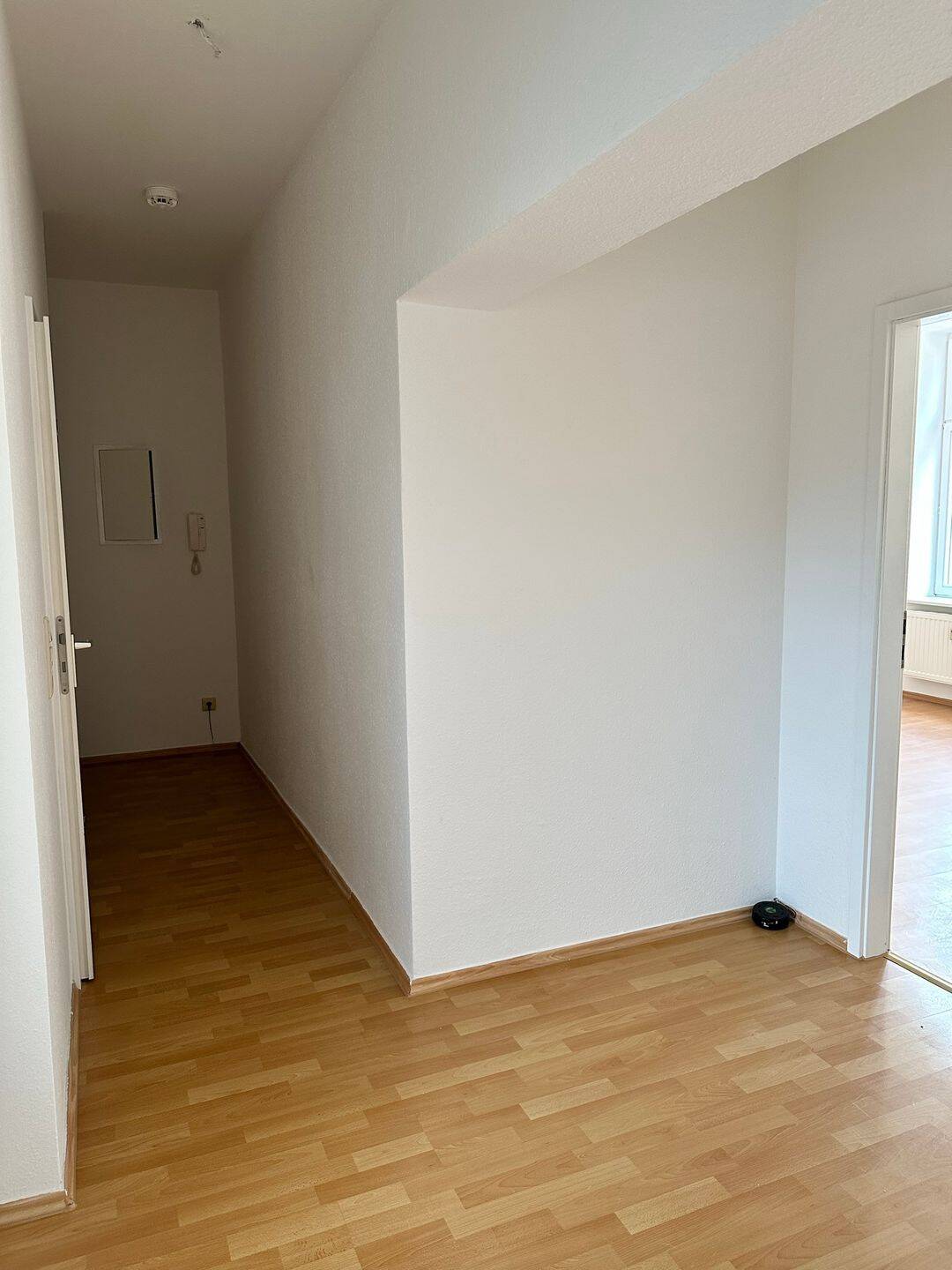 +++Süße 2-Zi.-Whg. mit neuer Einbauküche in Traumlage direkt an der Elbe+++ – Magdeburg – Vorschaubild 3