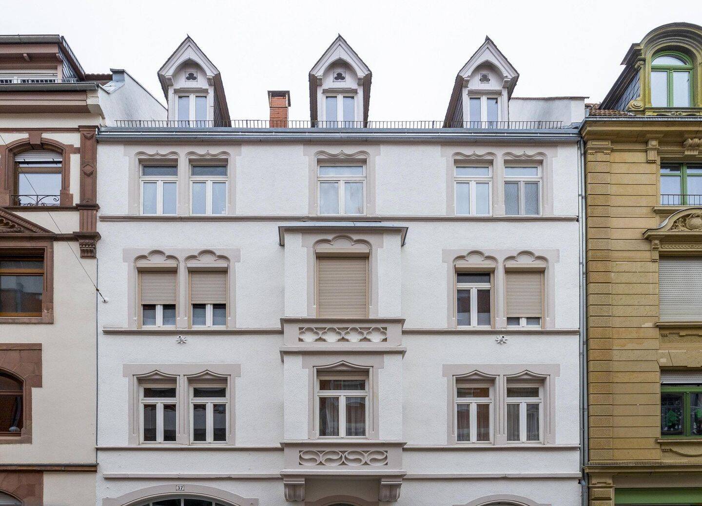 +++ Kapitalanlage in Bestlage: Vermietete 4-Zimmer-Wohnung in Heidelberg-Weststadt +++ – Heidelberg – Bild 1 von 9