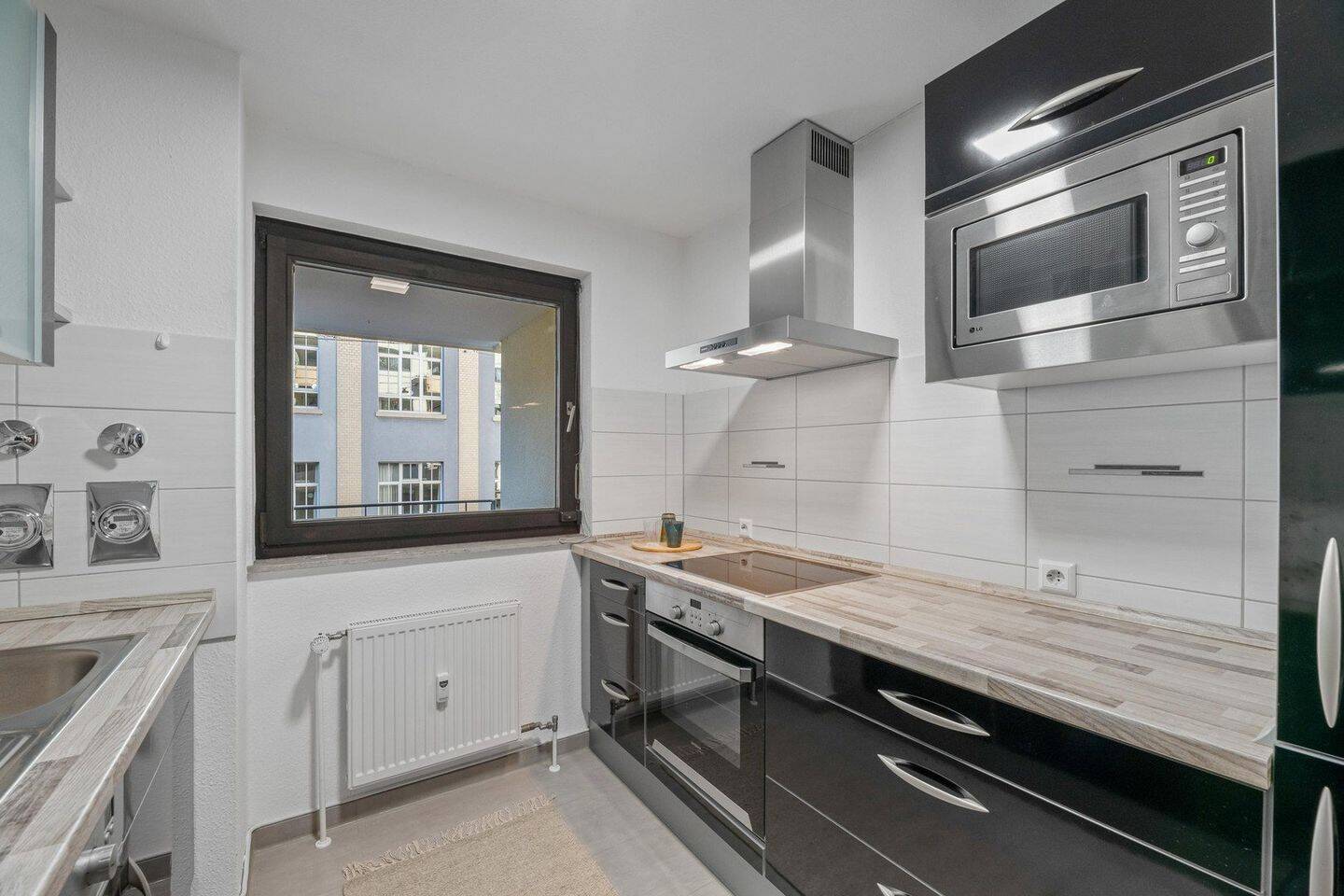 ***Zentral gelegene 2-Zimmer-Wohnung, renoviert, möbliert *** – Reutlingen – Vorschaubild 8