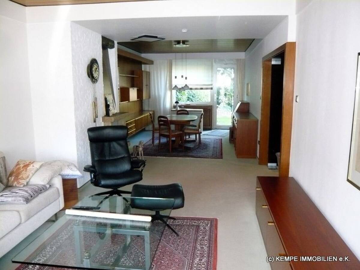 3 Fam.-Haus (90 m² + 90m² + 60 m²), 2 Garagen, 1 Mansardenzimmer und einen großen Spitzboden – 45136 Essen – Bild 1 von 9