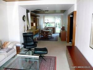 3 Fam.-Haus (90 m² + 90m² + 60 m²), 2 Garagen, 1 Mansardenzimmer und einen großen Spitzboden