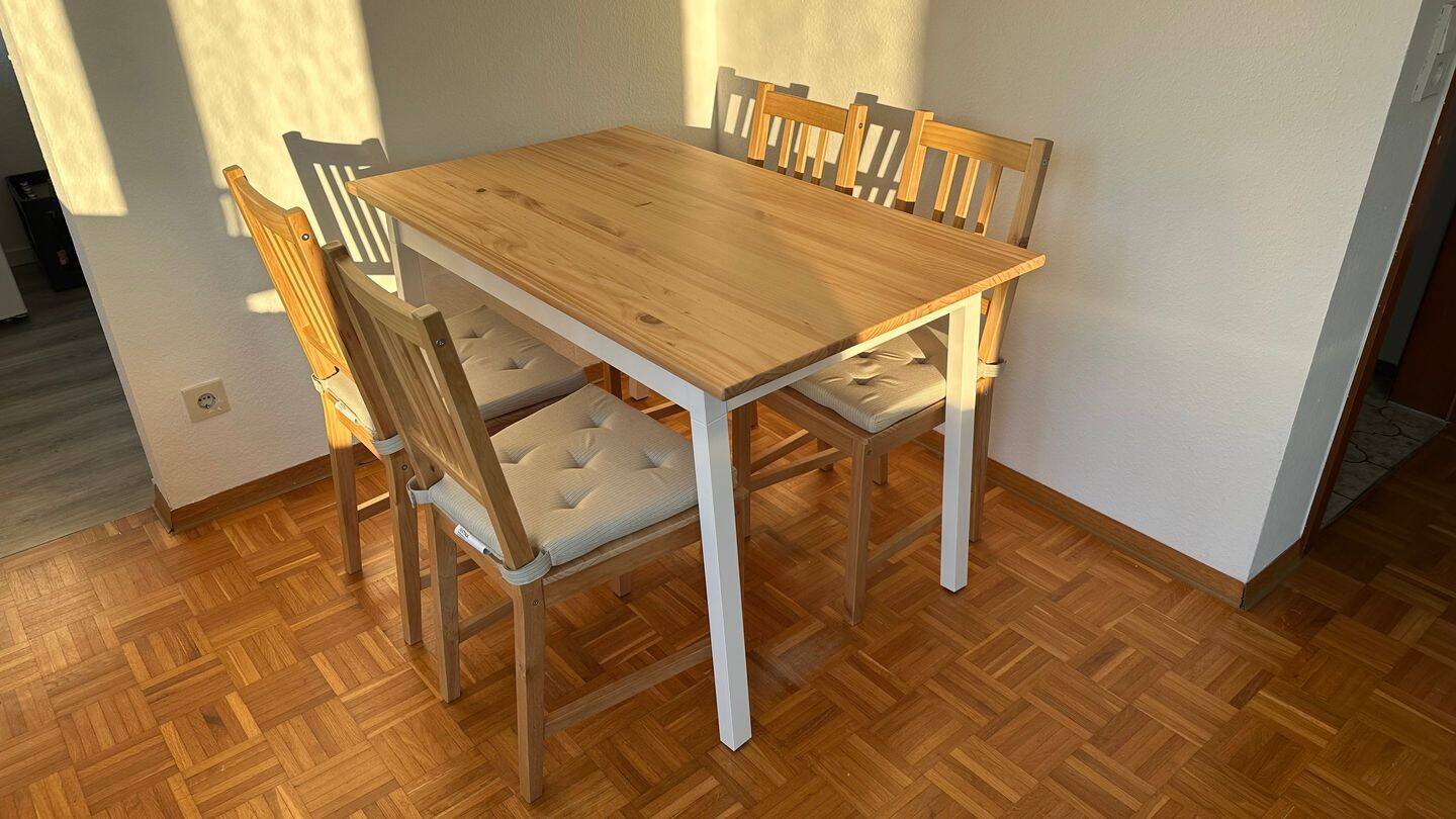 Helle, renovierte und möblierte 1-Zimmer Wohnung mit großem Balkon und eigenem Parkplatz – Stuttgart – Vorschaubild 3