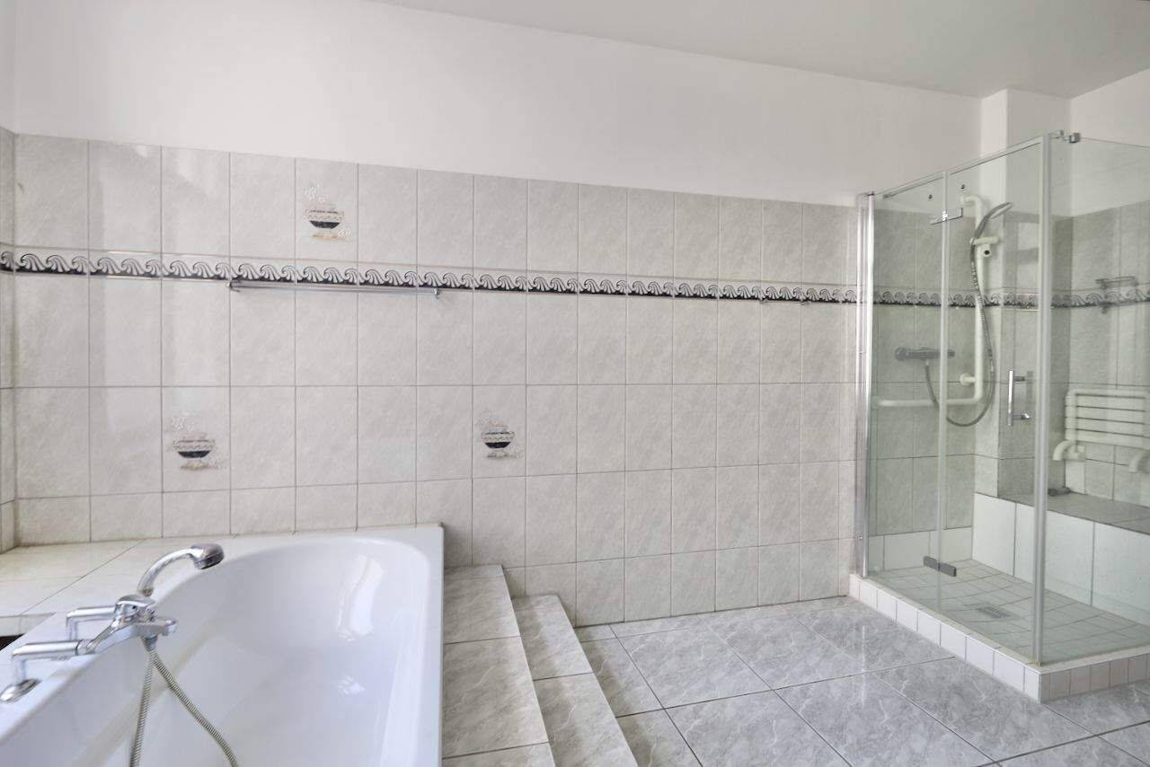 REPRÄSENTATIVER ALTBAU - HOHE DECKEN, STUCK, FISCHGRÄTPARKETT & BALKON - KU'DAMM-KIEZ – Berlin – Vorschaubild 6