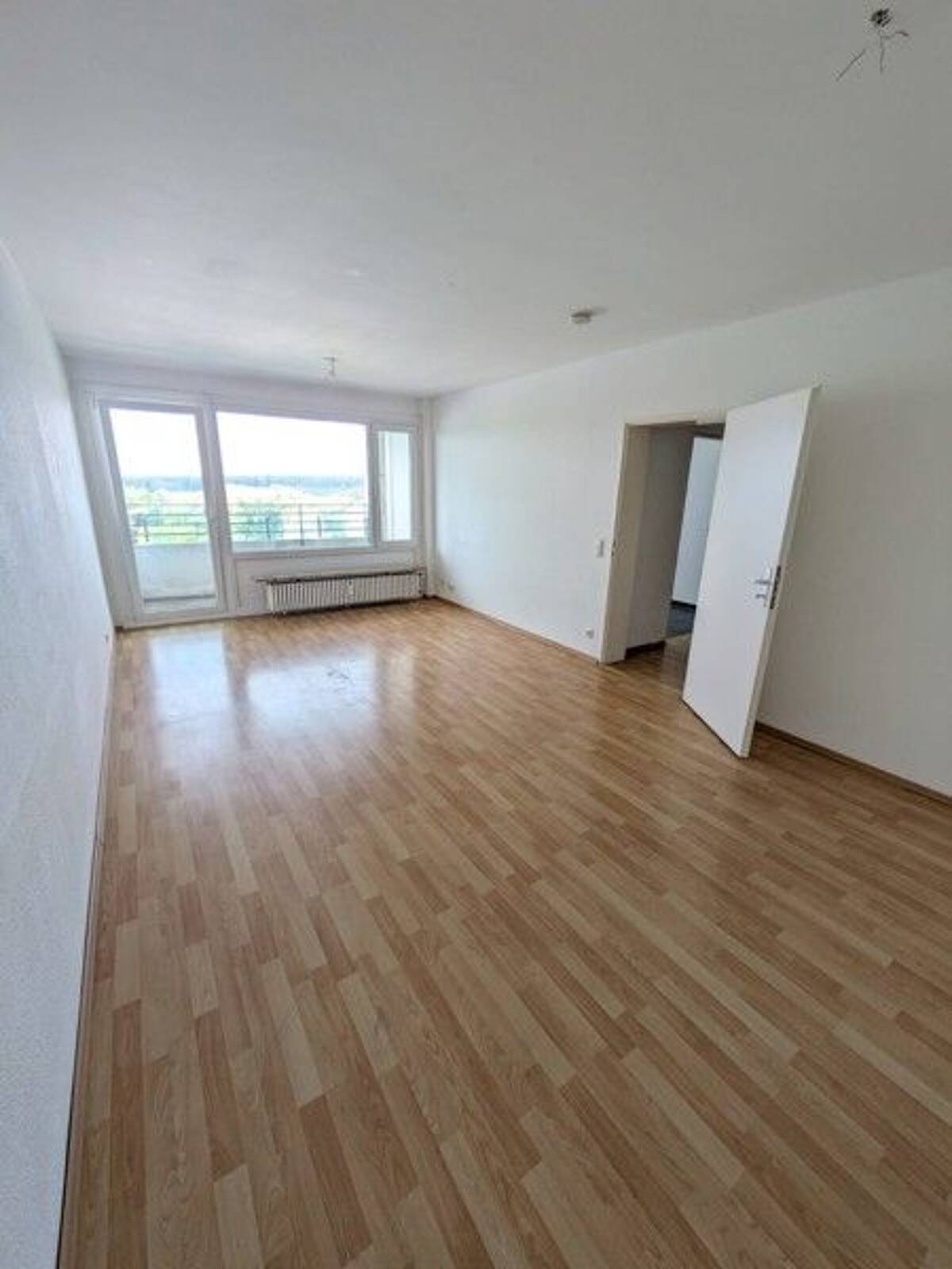 Gemütliche 3-Zimmer-Wohnung mit toller Aussicht am Ludenberg – 40629 Düsseldorf – Bild 1 von 9