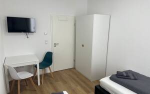 Möbliertes Zimmer, Auf Zeit & WG in Stuttgart ab 1 Monat flexibel mieten – 70329 Stuttgart – Vorschaubild 3