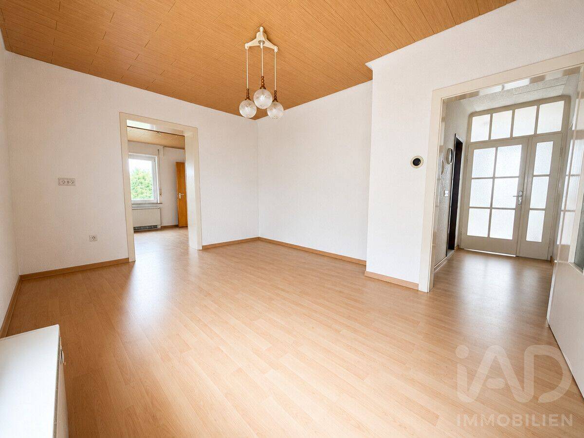 Freistehendes Einfamilienhaus auf schönen Grundstück in Püttlingen-Köllerbach – Püttlingen – Vorschaubild 4