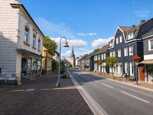 Charmante Citywohnung mit Dachterrasse & ausgebautem Spitzboden – 45549 Sprockhövel – Vorschaubild 1