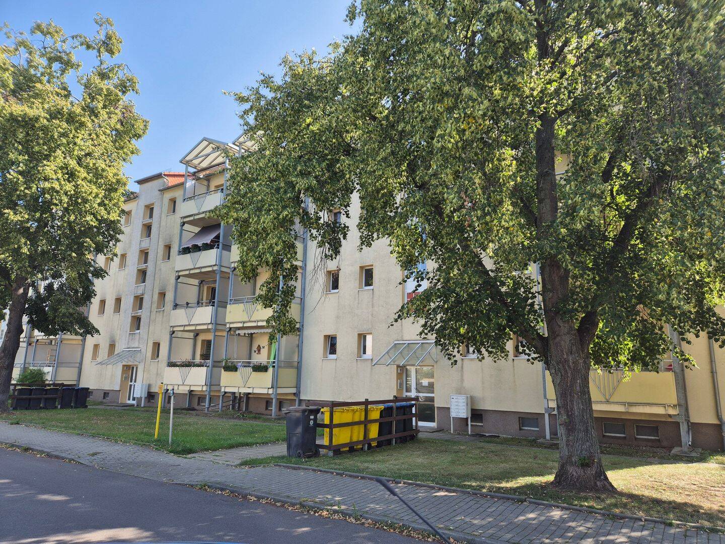 Charmante 2-Zimmer-Wohnung mit Balkon in ruhiger Lage – Leipzig – Vorschaubild 2