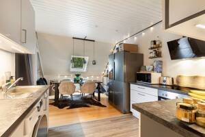Kapitalanlage mit Qualität - Modernisierte Dachgeschosswohnung mit Kamin und West-Dachterrasse – 22175 Hamburg – Vorschaubild 4