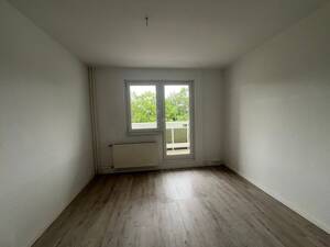 3-Raum-Wohnung mit Balkon und Blick ins Grüne! – 4435 Schkeuditz – Vorschaubild 3