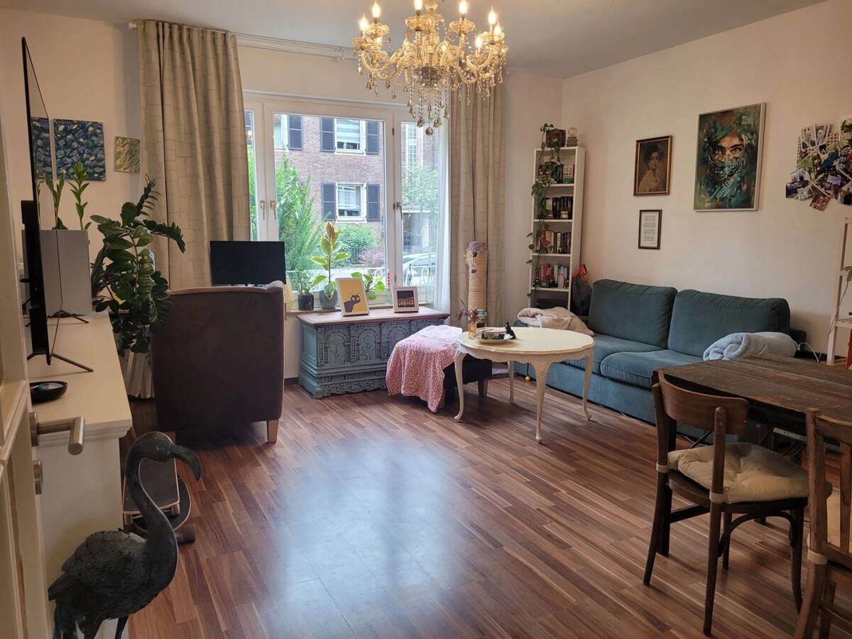 Helle 2-Zimmer-Wohnung mit Balkon in Düsseldorf – 40223 Düsseldorf – Bild 1 von 9